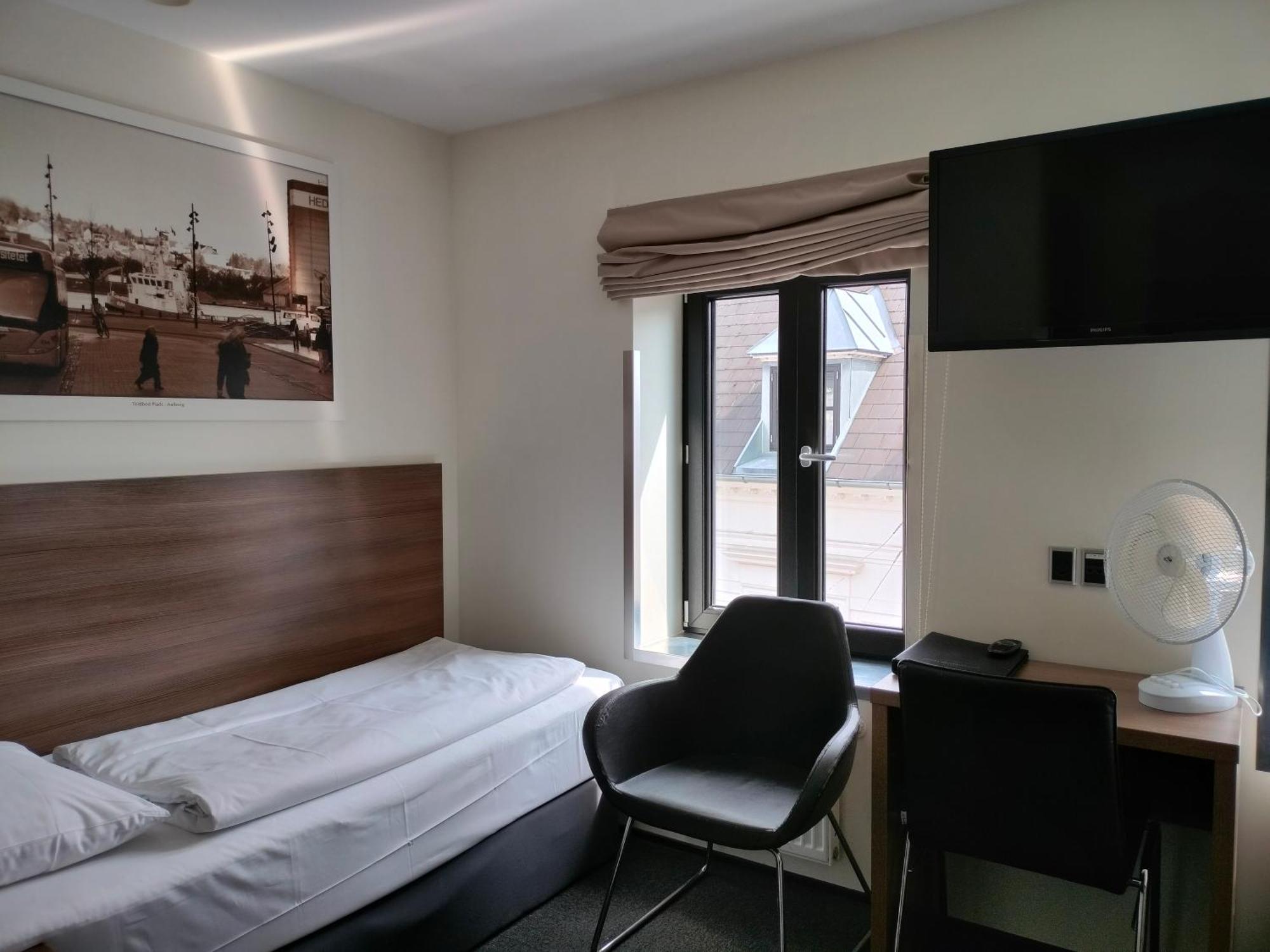 Hotel Jomfru Ane Олбор Екстериор снимка